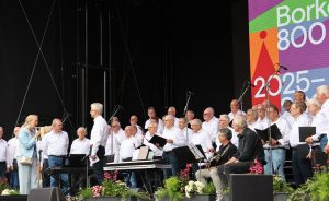 Chor mit Bürgermeisterin